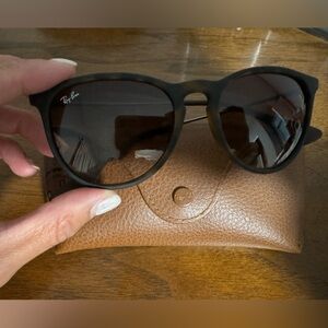 Ray-Ban Erika RB4171 sun glasses